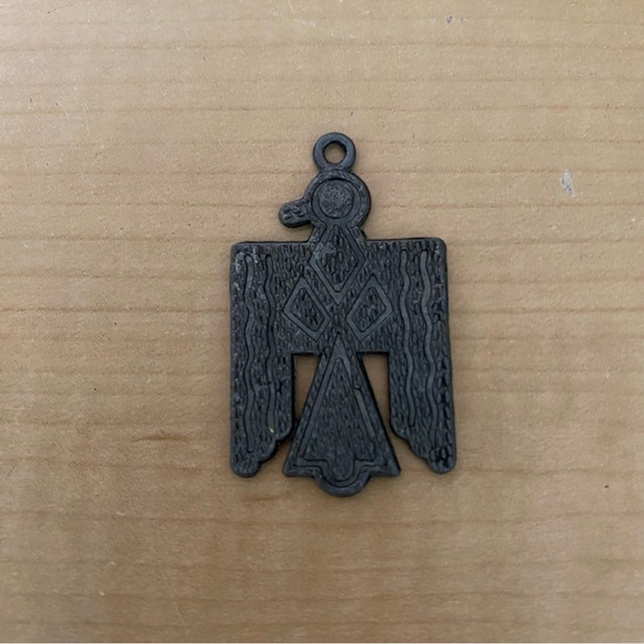 Thunderbird pendant - Picture 2 of 2